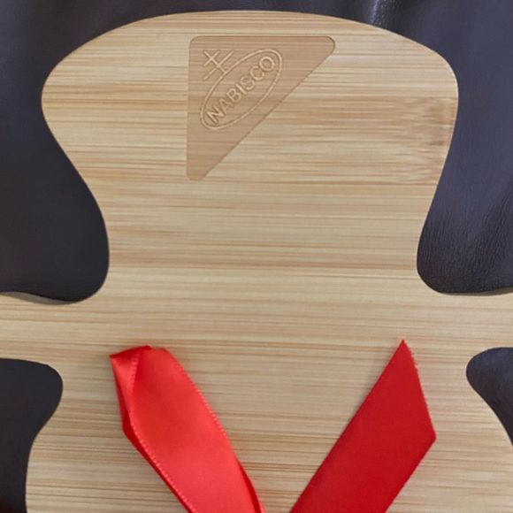 Nabisco Cutting Board MEDIUM ( L 14” x W 9”) Wood Snowman Logo Engraved  New - Picture 2 of 4